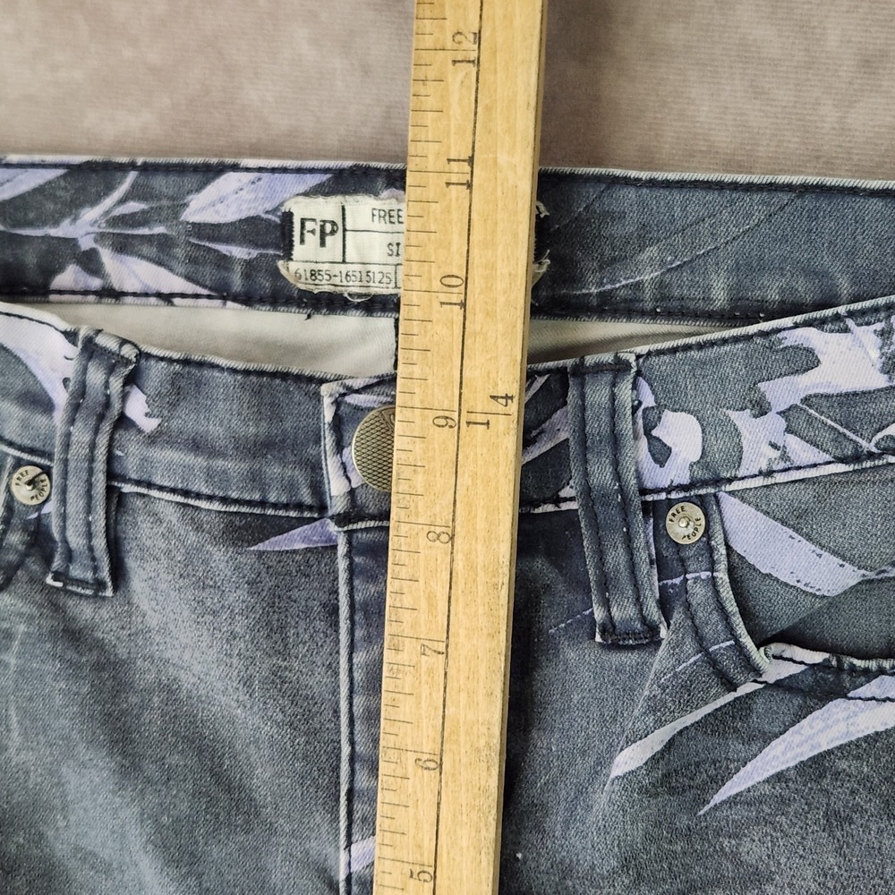 women's FREE PEOPLE leaf/palm Floral print Jeans/pants gray/lavender Size 27 - Picture 7 of 8